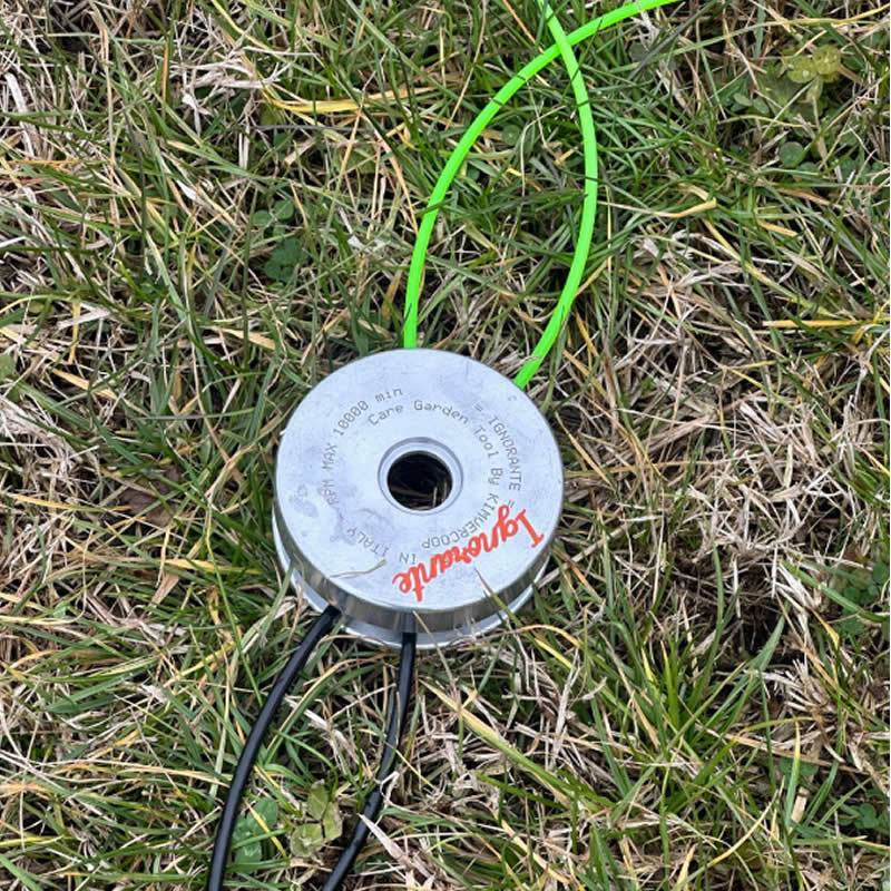Brush cutter head with 6 'ignorante' lines for efficient trimming and edging.
