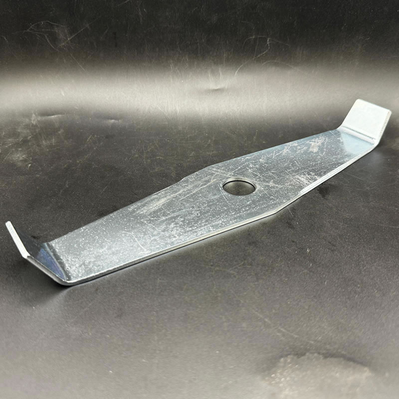Two-curved-tooth mulching blade for brush cutters